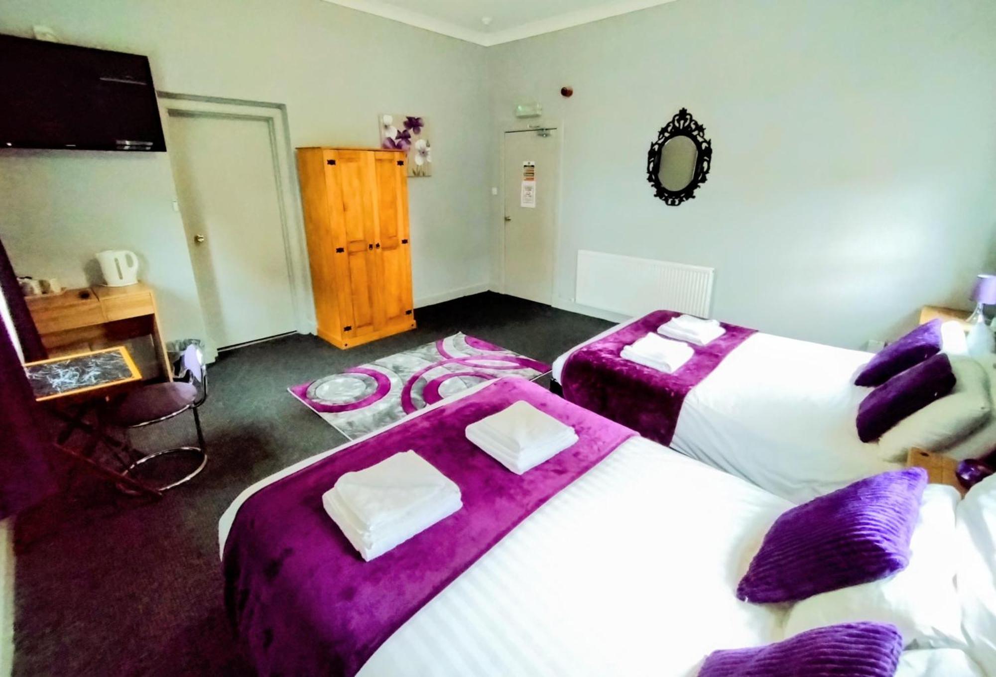 גרינוק Oyo Gin House Hotel מראה חיצוני תמונה