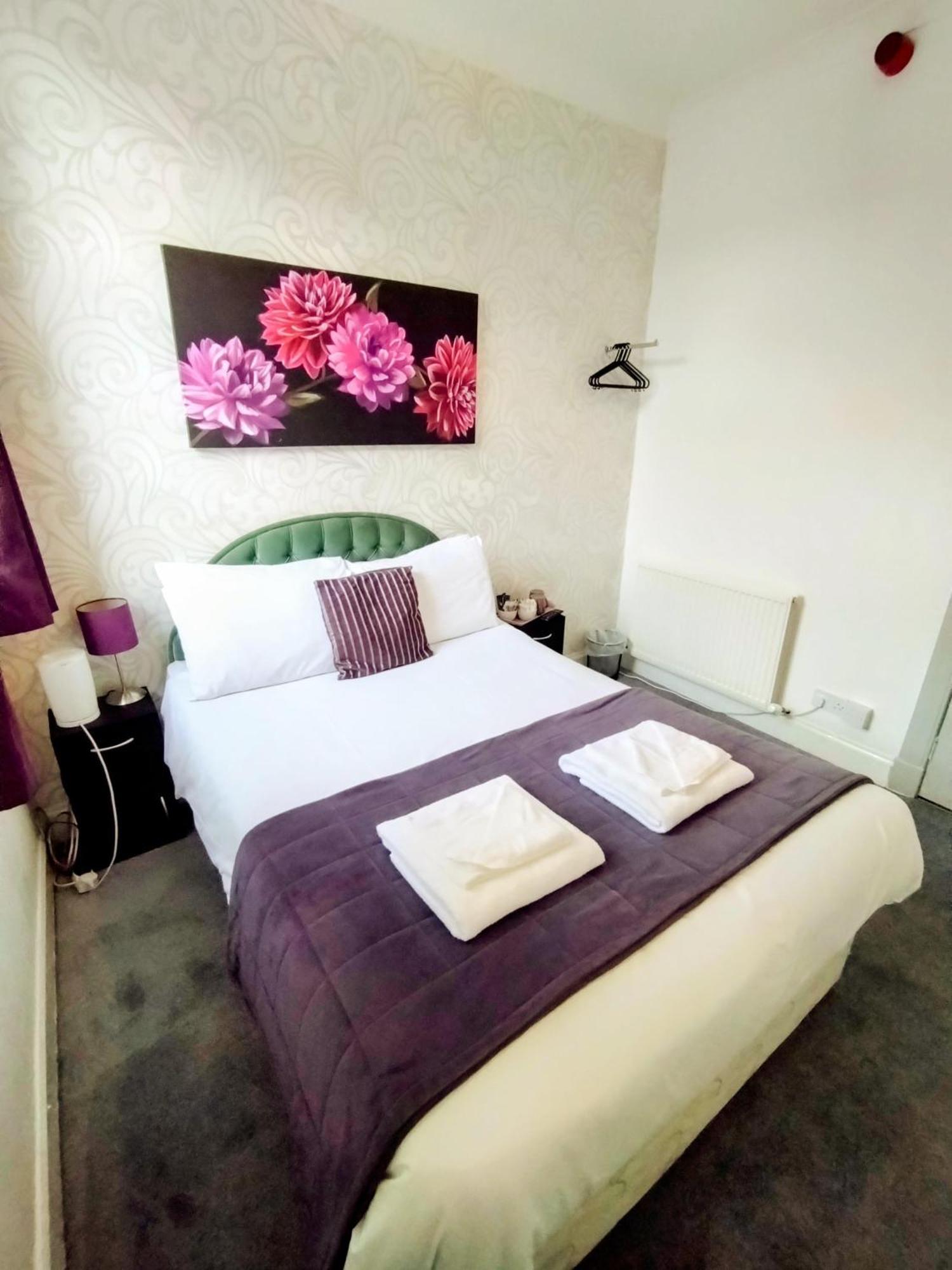 גרינוק Oyo Gin House Hotel מראה חיצוני תמונה