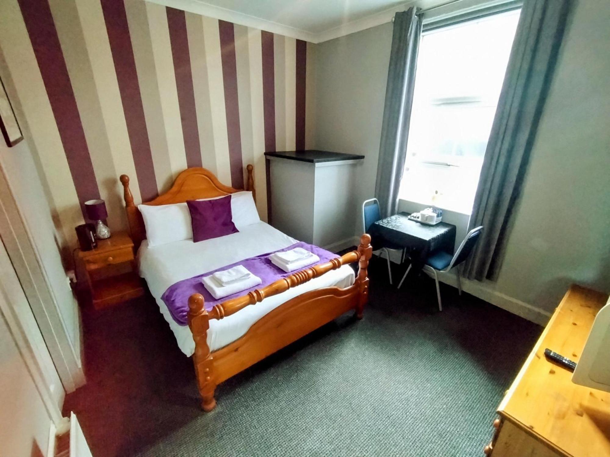 גרינוק Oyo Gin House Hotel מראה חיצוני תמונה