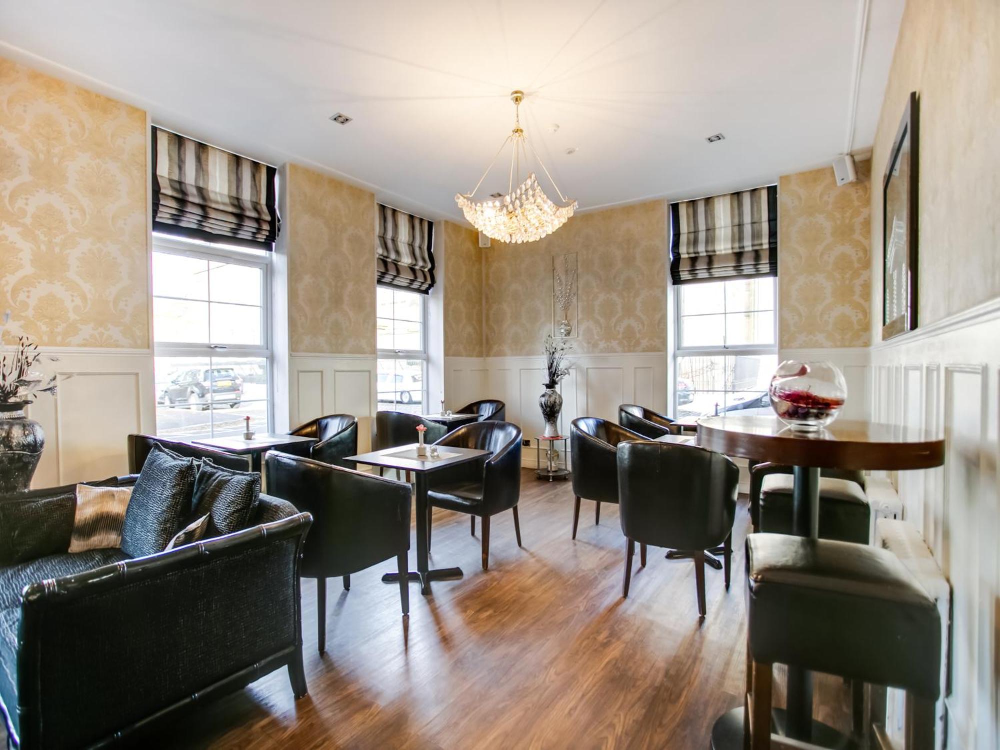 גרינוק Oyo Gin House Hotel מראה חיצוני תמונה